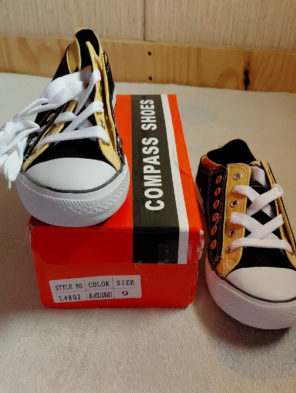 Compass Men's Canvas Sneakers, Black And Khaki, Size 9, New In Box
